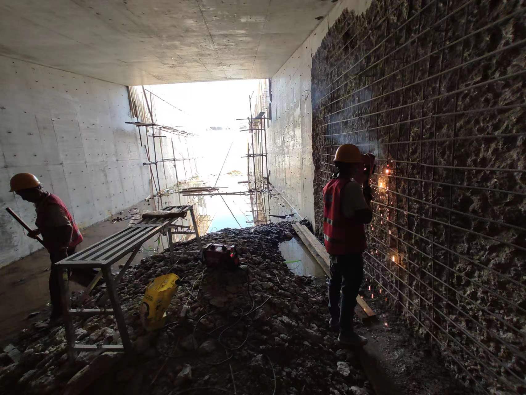 寿宁挖断承重墙导致楼体开裂，加固施工方案出炉